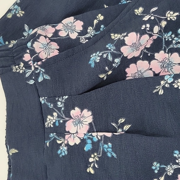 Floral Navy 2 Piece Crop Top/wide Leg Capri Outfit NEW - Picture 14 of 16